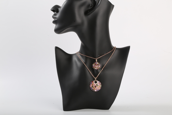 Pendant argenté de pierre gemme des bijoux 925 fins classiques ovales de forme CZ colorée pour des femmes