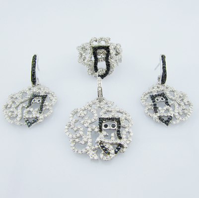 Élégance Rhodium plaqué 925 bijoux en argent ensemble design classique Bezel Setting Stud boucles d'oreilles