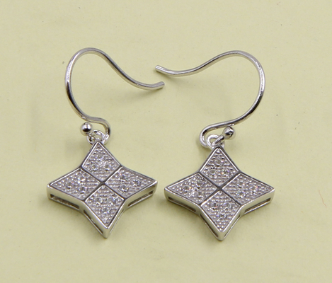 Boucle d'oreille à fleurs dansantes élégante 2-5 grammes Sterling Silver Stud Boucles d'oreilles avec CZ Stones fille boucles d'oreilles en argent sterling