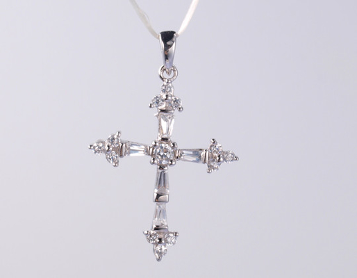 Nouvelle collection de croix 925 argent sterling pendentif religieux avec glace de zirconium cube scintillant pendentif croisé