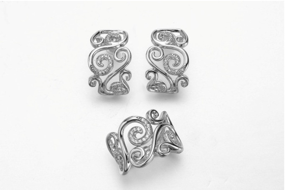 Les bijoux de Kate Spade Silver 925 ont placé 6.21g 925 Sterling Silver Stud Earrings