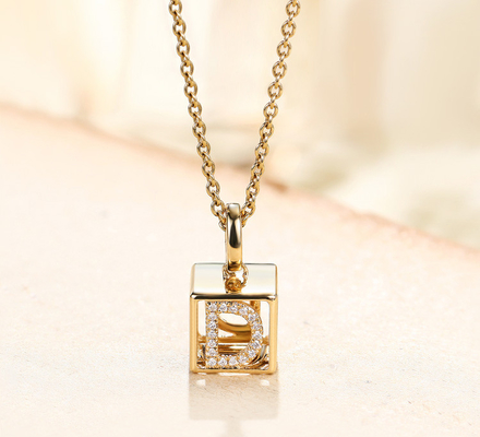 cube en Diamond Necklace A-Z Initials 3D d'or jaune de 0.03ct 18K