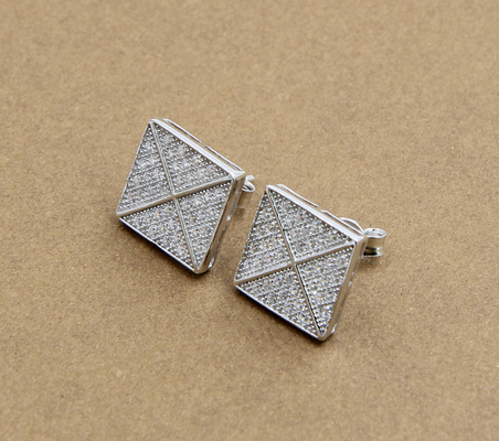 Boucles d'oreilles en argent sterling 925 avec des pierres de zirconium cubiques Boucle d'oreille unique CZ haute