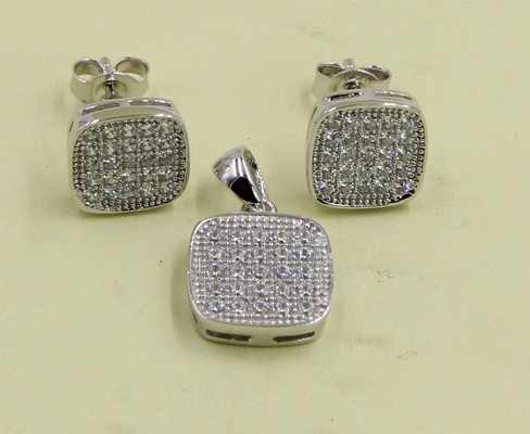 AAA CZ Solitaire Stud Boucles d'oreilles en argent sterling pour les bijoux