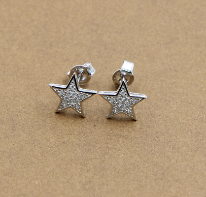 Forme de cœur Élégance scintillante Hypoallergénique 925 Boucles d'oreilles en argent avec des petits boucles de zirconia AAA