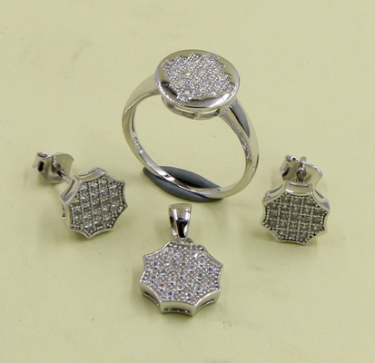 2-5g Ovale 925 Argent Cube Zirconia Stud Boucles d'oreilles pour bijoux Fabrication de boucles d'oreilles en zirconie cube en argent sterling mignon