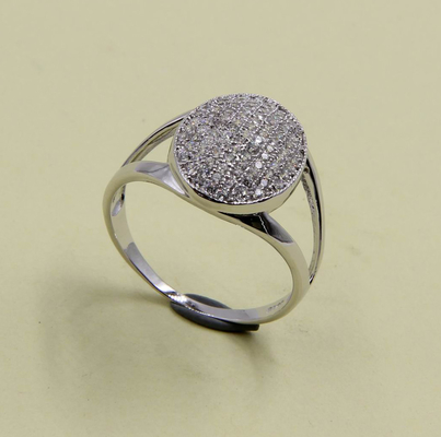 Des bagues de fiançailles en argent CZ 925 scintillantes ornées de pierres de zirconium cubiques de qualité AAA