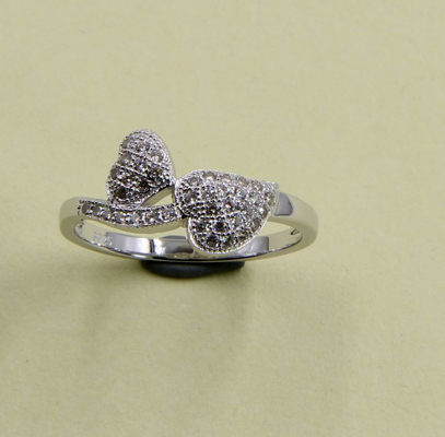 Anneaux de coupe de cœur CZ AAA empilable 925 Sterling Silver CZ Anneaux de pierre / Ovale / Ronde / Chevron / Coupe de cœur CZ Anneaux de pierre précieuse