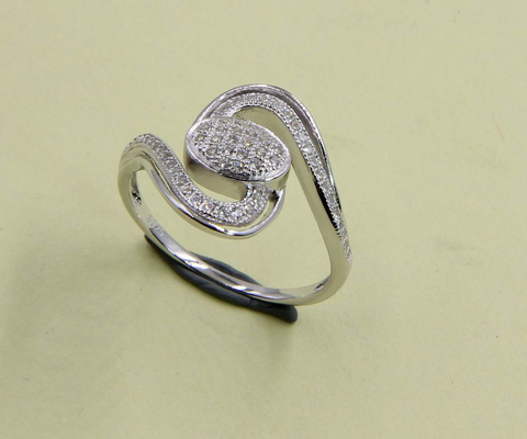 Swirl élégant mousseux rond CZ diamant simulé cocktail Swirl Ring 925 Silver Girls anniversaire de mariage