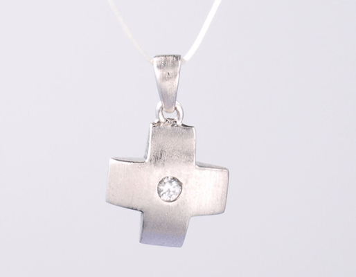 Pendentif en argent sterling 925 avec Zircon Pendentif religieux Croix du crâne Pendentif avec glace hip hop de 19' Chaîne