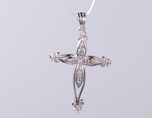 Pendentif croix creuse creuse pour le port quotidien et les vacances d'été