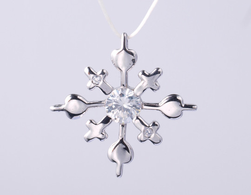 Croix avec cœur AAA CZ S925 Collier de croix religieuse en argent avec logo gravé et collier de bijoux en argent de 46 cm avec Rolo
