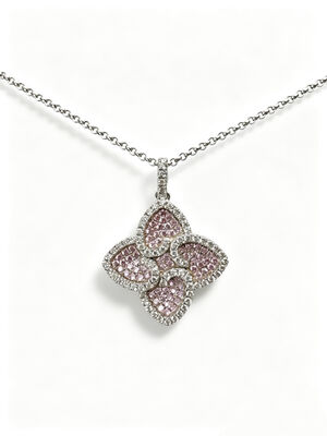 Pendentif en argent sterling 925 rose pêche blanc coloré avec zircones cubiques AAA en forme de 4 feuilles symbolisant la prospérité, la longévité et le bon augure pour des collections de bijoux élégantes, ensemble de bijoux porte-bonheur